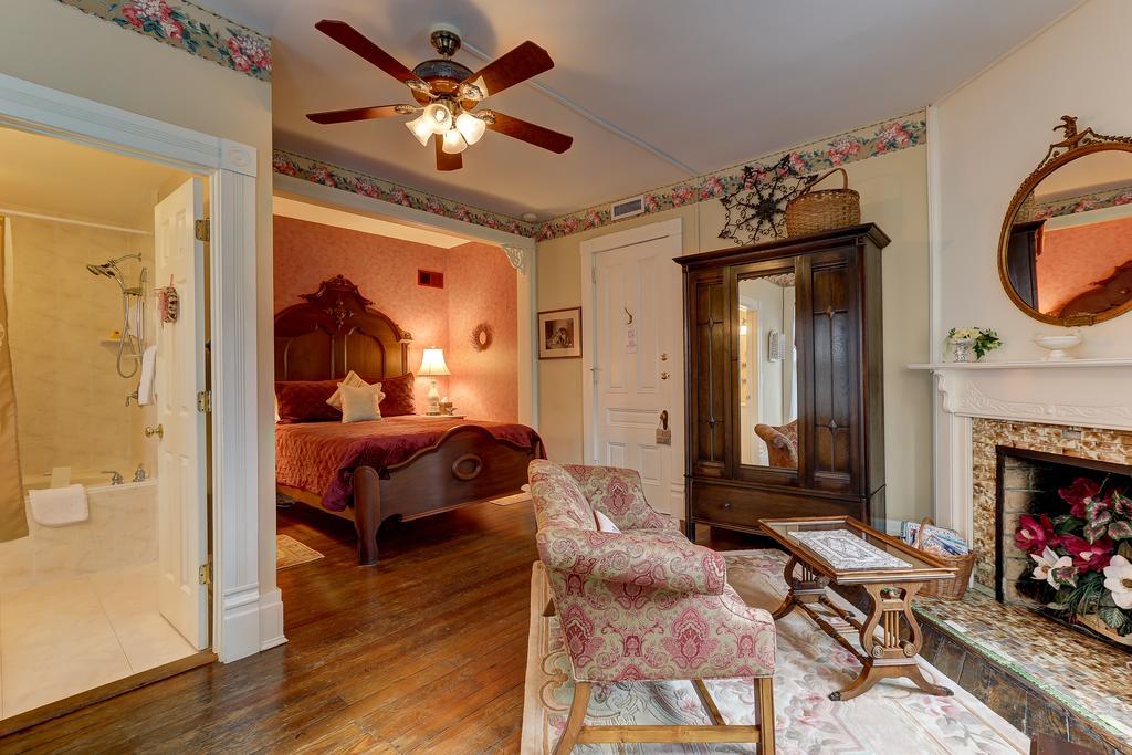 C.W. Worth House Bed And Breakfast Wilmington Habitación foto
